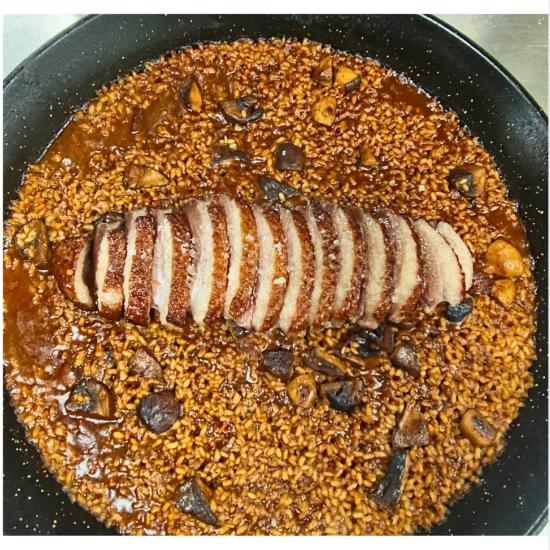ARROZ CON MAGRET DE PATO, SETAS E ALI OLI DE FROITOS VERMELLOS 