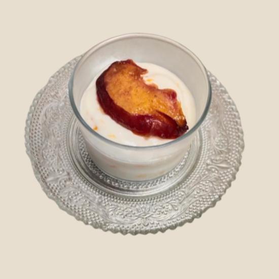 MOUSSE DE IOGUR CON PEXEGO ASADO 